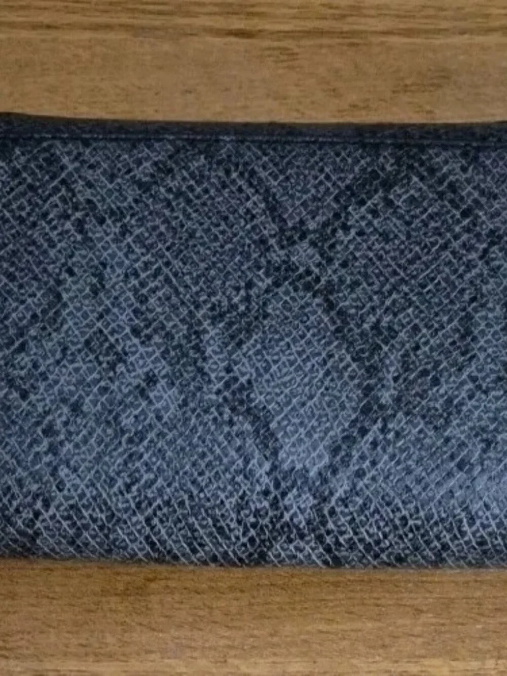 Charming Charlie Women's Grey Snakeskin Clutch/Crossbody Bag w/ Strap